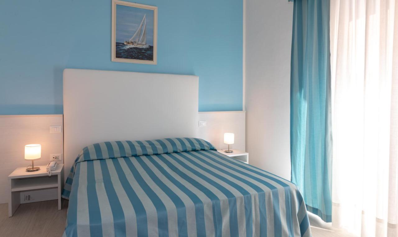 Hotel Paolina Lido di Jesolo Bagian luar foto